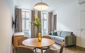 Limehome Prague Muza